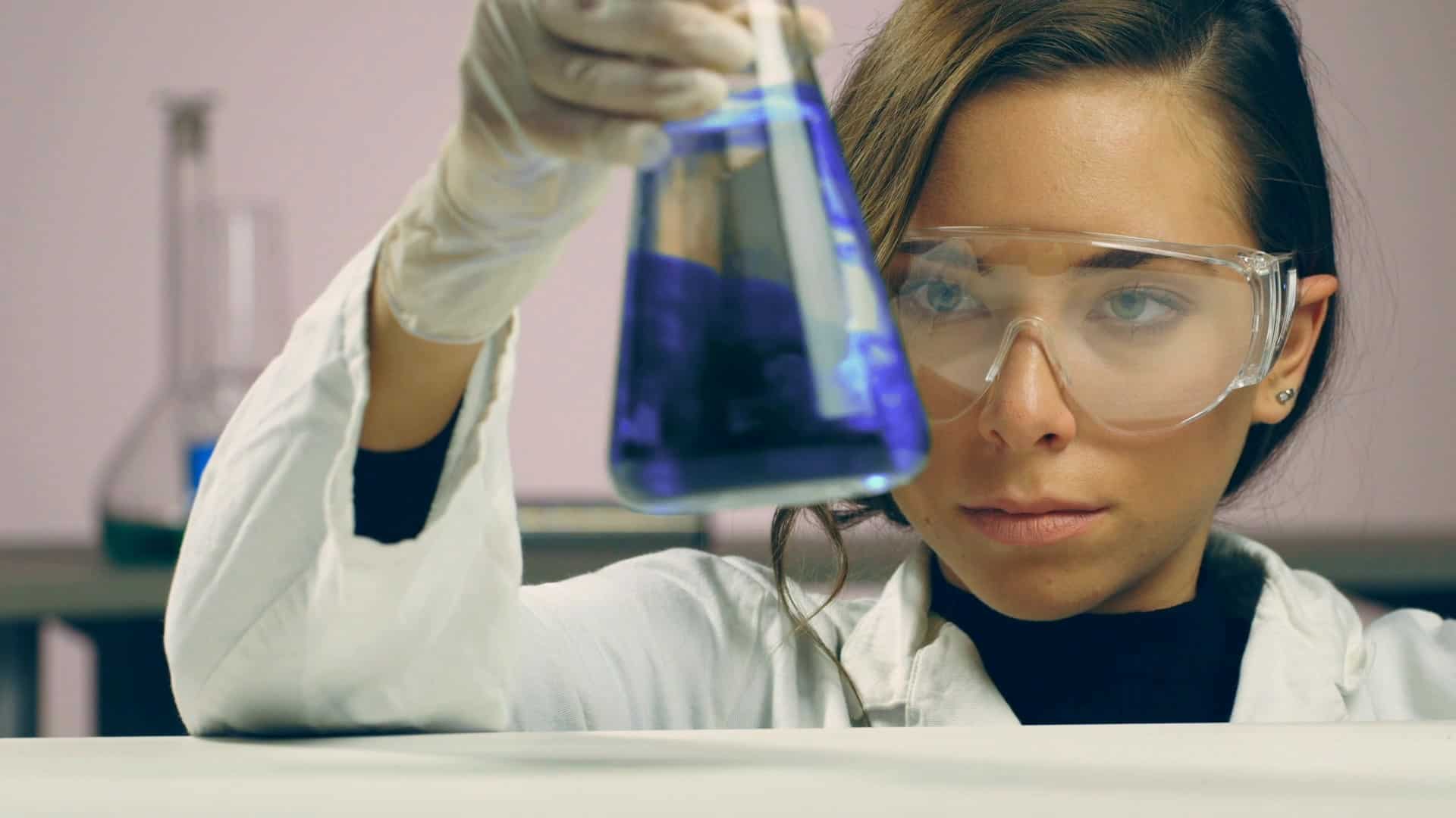 MCE123 Chemist Mixing Fluids Intro Video